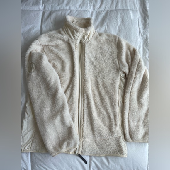 Fuzzy cream pretty green jacket - Picture 1 of 1
